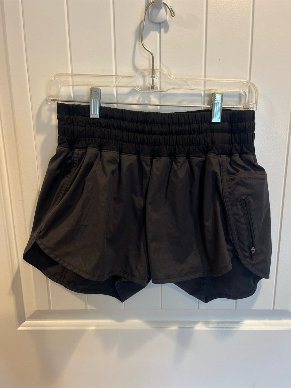 lululemon athletica Black Elastic-Waist Athletic Shorts with Zipper Pocket
